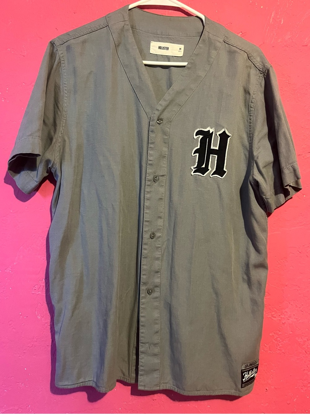Hollister Men's Gray Short-Sleeve Button Baseball Shirt